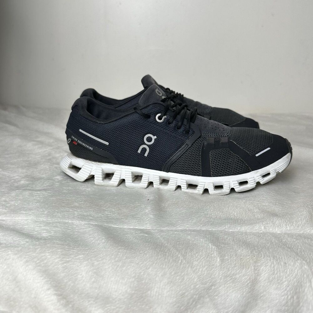 On Cloud 6 Sneakers Black White Womens 7 Running Athleisure Minimalist Comfort - Picture 2 of 16